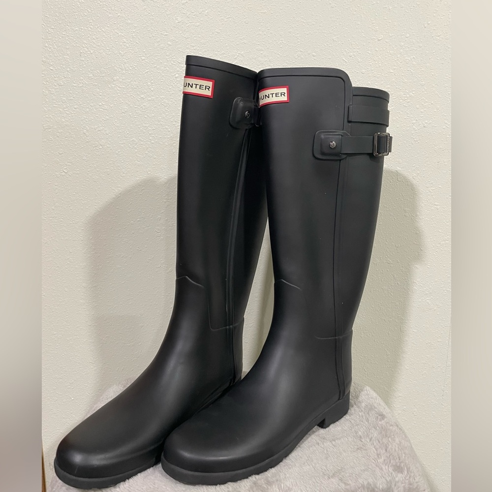 Hunter original tall boots. Never worn. Size 9. Color Black